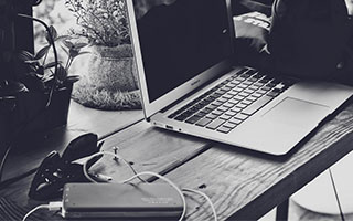 500彩票网团队-第一人称短片《告别》：我们的父辈