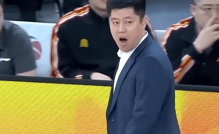 500彩票网机构-没了李春江山西彻底垮了！进攻毫无战术，内线万人捅，要不换帅？